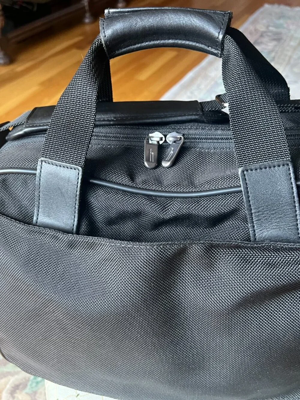 Hartmann Black Nylon Leather Travel Gym Tote Bag Plastic Lined